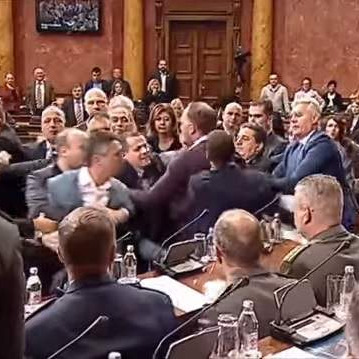 Opća tuča u Skupštini Srbije