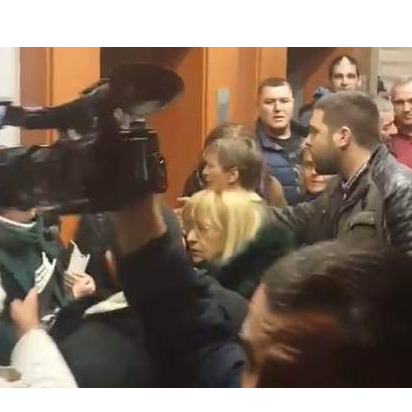 'Šešeljevci' u Beogradu napali Natašu Kandić i aktiviste!