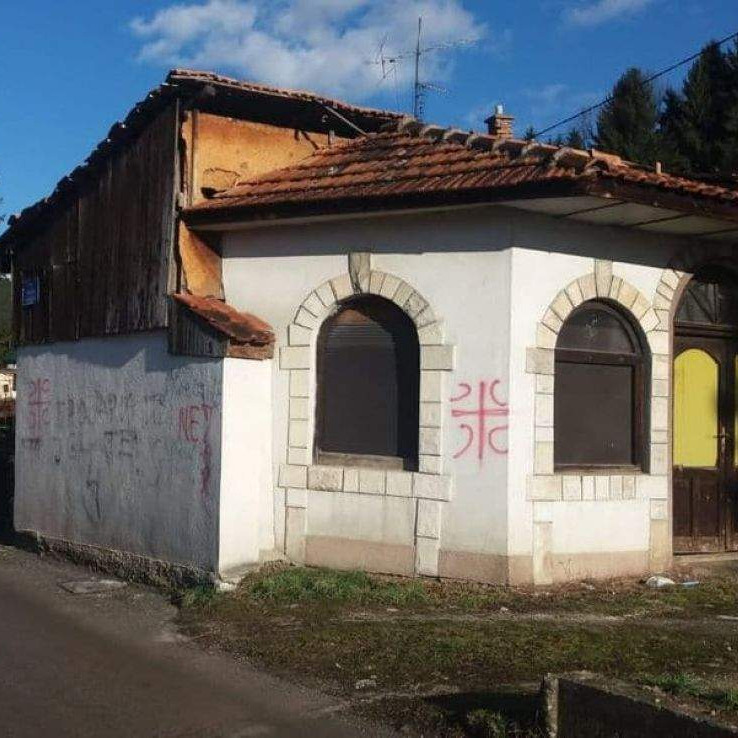 Crna Gora: Krstovi sa četiri S i dalje pred kućama Muslimana i Bošnjaka