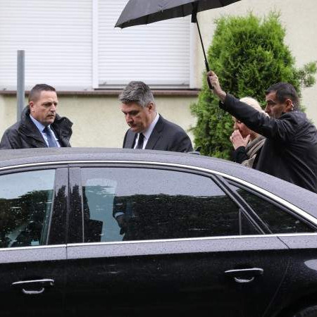Milanović napustio obilježavanje operacije Bljesak zbog natpisa 'Za dom spremni'