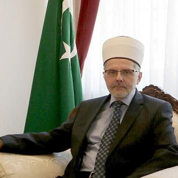 Lijepa vijest | Ef. Ljevaković: IZ uskoro ublažava mjere, namaz će se obavljati u džamijama