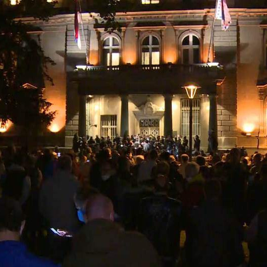 Beograd: Protest ispred Predsjedništva Srbije, građani pokušali ući u zgradu