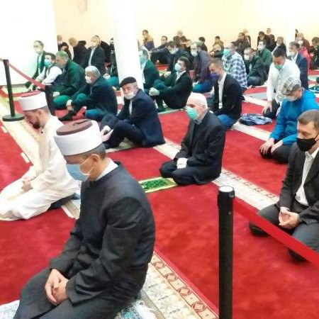Bajram-namaz klanjan u svim džamijama u USK, centralna svečanost u Bihaću
