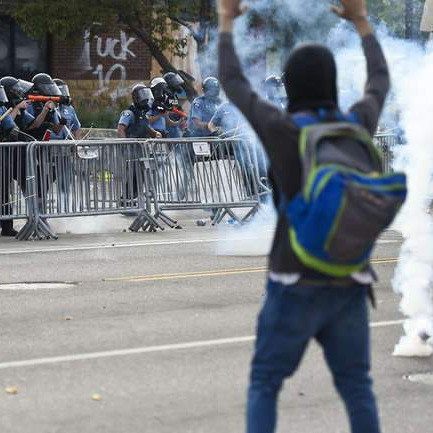SAD: Novi sukobi policije i demonstranata zbog smrti Afroamerikanca