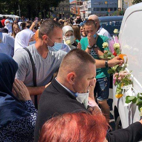 BiH: Građani Sarajeva odali počast žrtvama genocida u Srebrenici