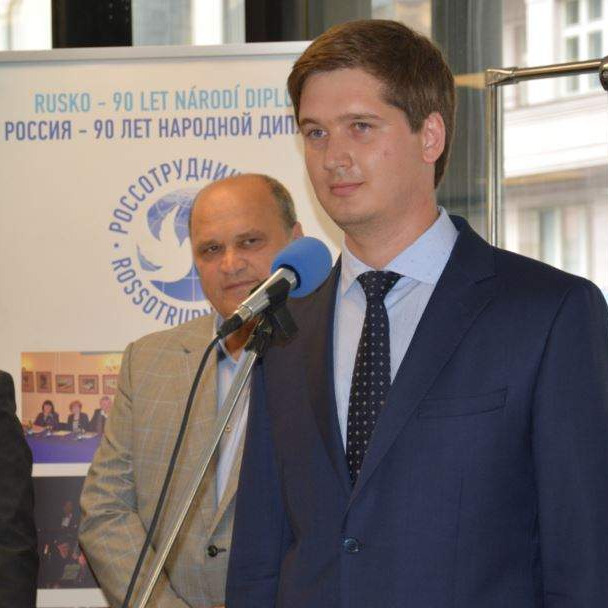 Htio podmetnuti kolegi |Priča o trovanju gradonačelnika Praga posljedica sukoba u ruskoj ambasadi!