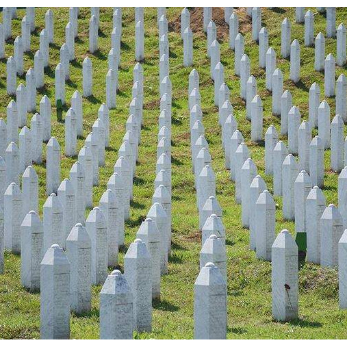 Nakon kolektivne dženaze u Potočarima: Bijeli nišani ostali u tišini da svjedoče o strahotama genocida