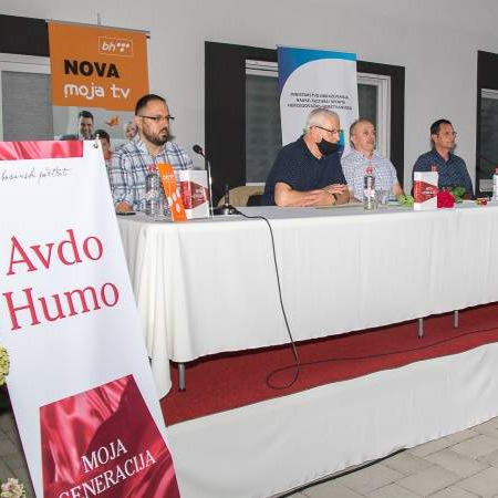Predstavljena knjiga Avde Hume 'Moja generacija'