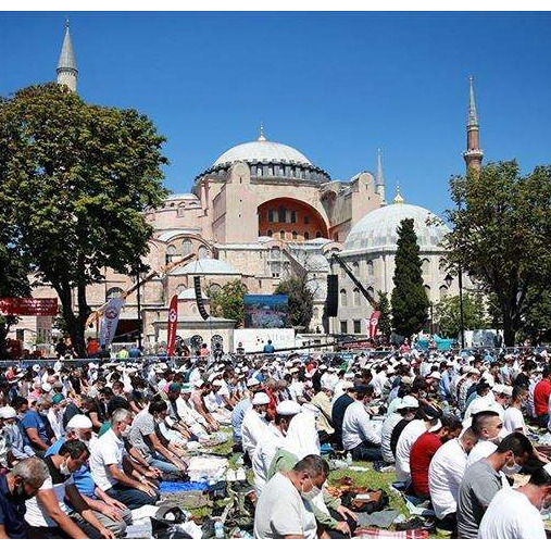 Prvi džuma-namaz u Aja Sofiji nakon 86 godina