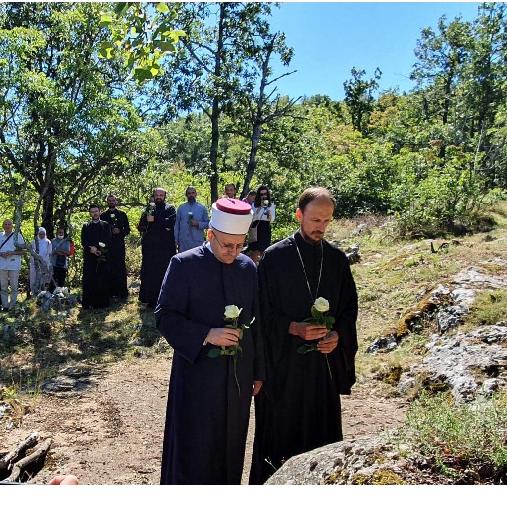 DOSTA JE BILO ZLA |Muftija i episkop se zajedno poklonili žrtvama hercegovačkih jama
