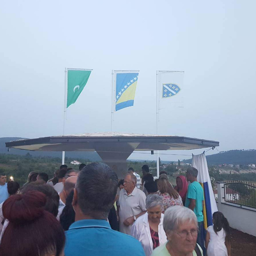 Stolac: Spomen-ploča za sjećanje na 42 šehida Rotimlje