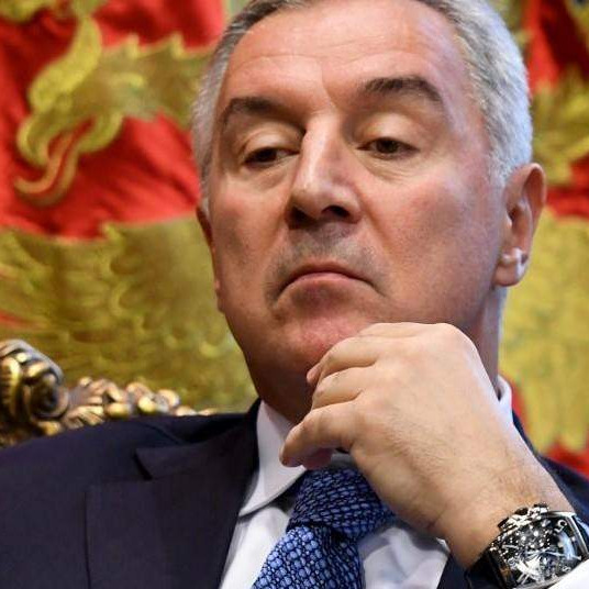 BOŠNJACI I ALBANCI ODLUČUJU: Đukanović gubi vlast nakon tri desetljeća?