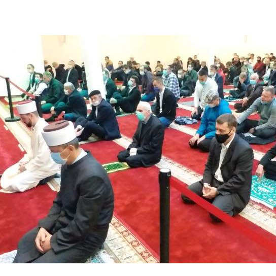Nova instrukcija Rijaseta: Namazi se klanjaju u potpunosti