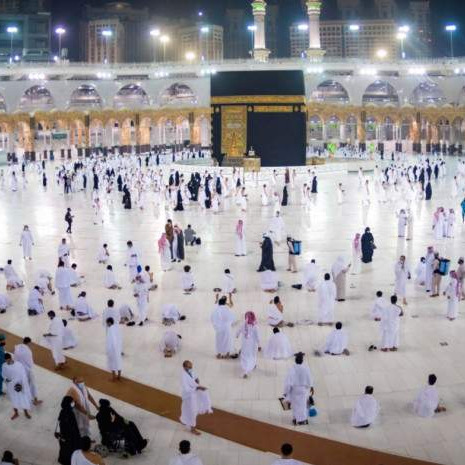 Zajednički namaz klanjan u kompleksu Kabe nakon sedam mjeseci 