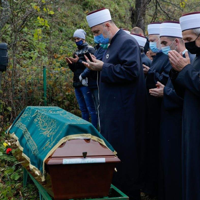 Travnik: Klanjana dženaza Mirsadu Peci