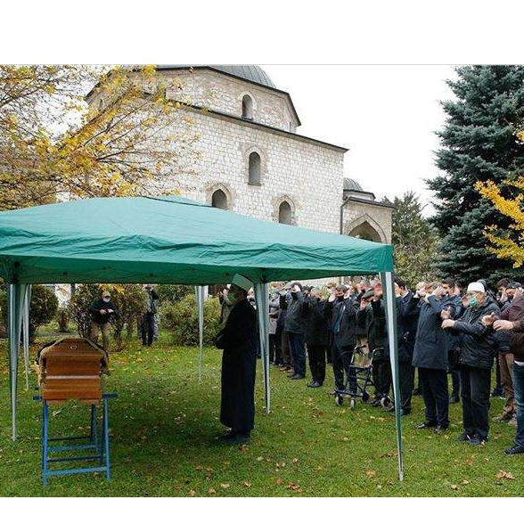 Sarajevo: U haremu Alipašine džamije klanjana dženaza i obavljen ukop Hasana Muratovića