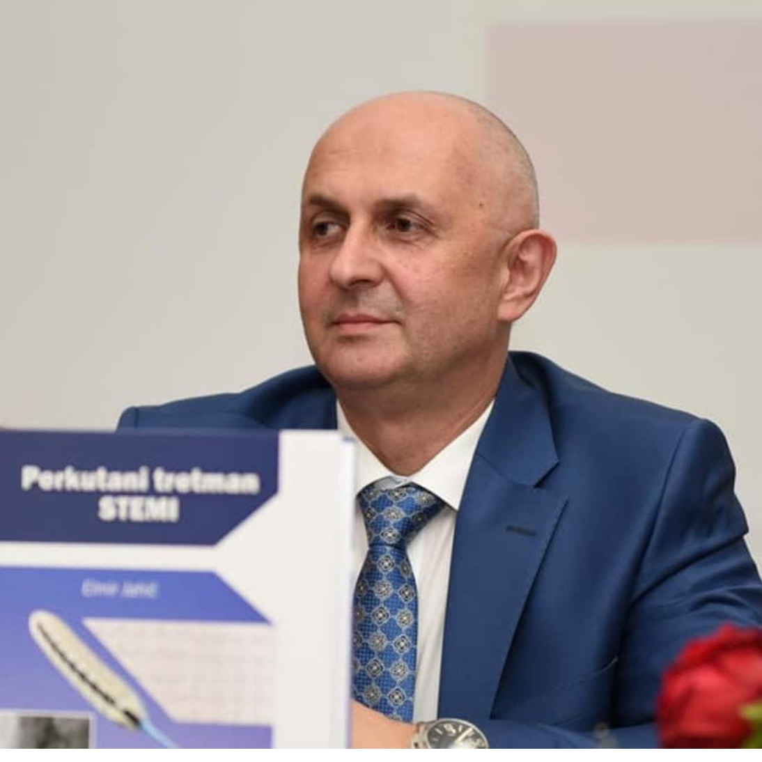 Dr. Jahić: Državu ne mogu graditi poltroni, ulizice, nekompetentni
