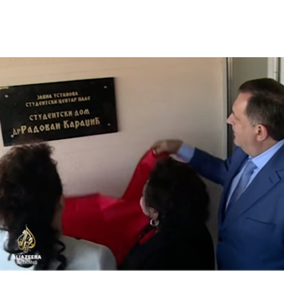 Kako je pala tabla Radovana Karadžića na Palama