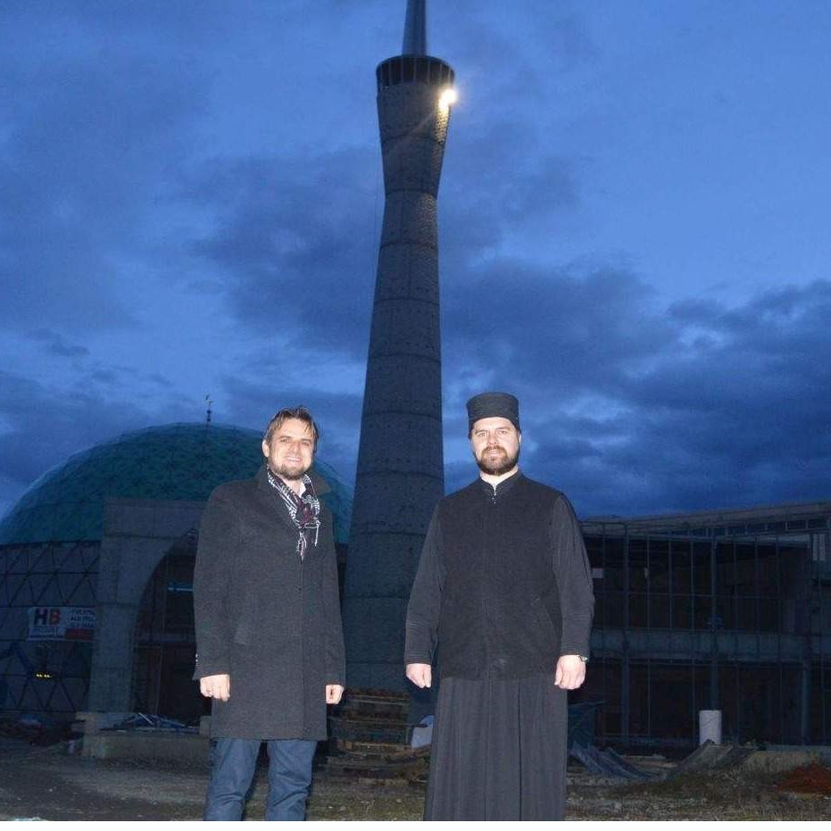 Pozitivni primjeri: Paroh i upravitelj Župe posjetili gradilište Islamskog kulturnog centra (IKC) Sisak 