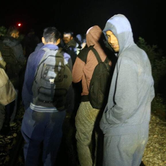 BiH između Istoka i Zapada: EU ilegalno ubacuje migrante u BiH, Srbija i RS ne dopuštaju “ojačavanje” istočne granice