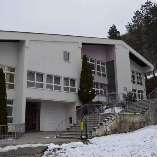 "Nemamo više strpljenja, djeca ne mogu sjediti u hladnim učionicima"