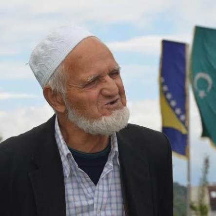 Otišao je dobri hadžija Hamid Mujović, hizmećar džamije Kralja Abdulaha u Tuzli