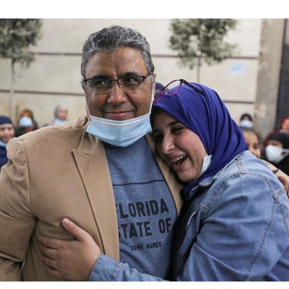 Novinar Al Jazeere Mahmoud Hussein pušten iz zatvora u Egiptu