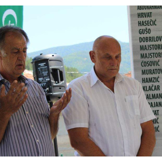 Radikal koji se poklonio bošnjačkim žrtvama 