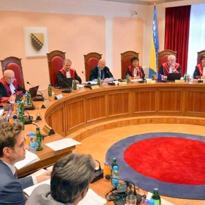 Sudije Ustavnog suda službeno vodile i porodice na vakcinaciju u Srbiju