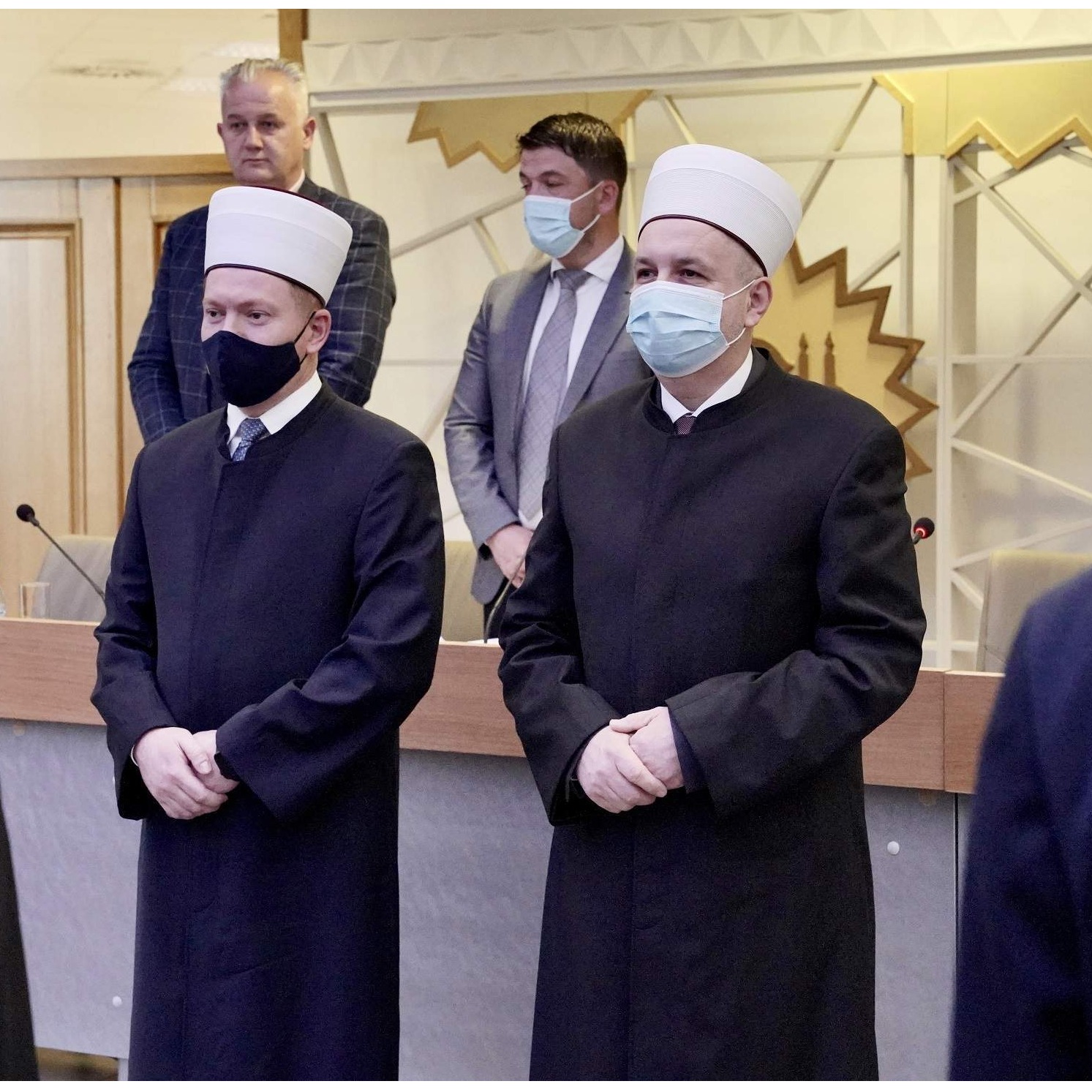 dr. Nedžad ef. Grabus novi sarajevski, a Nevzet ef. Porić muftija ljubljanski