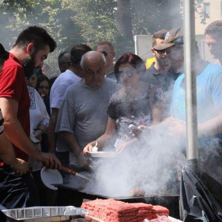 Na Atmejdanu održan prvi festival ćevapa u BiH – 'Sarajevo Ćevap Fest 2017'