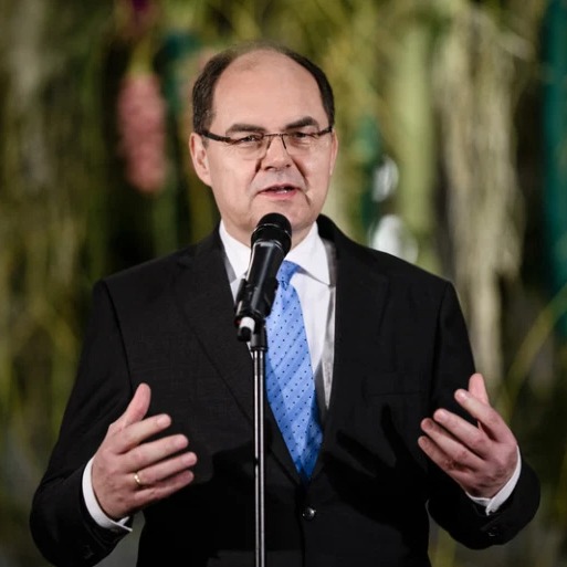 Schmidt: Odlučno se suprotstaviti prikrivanju ili čak poricanju zločina