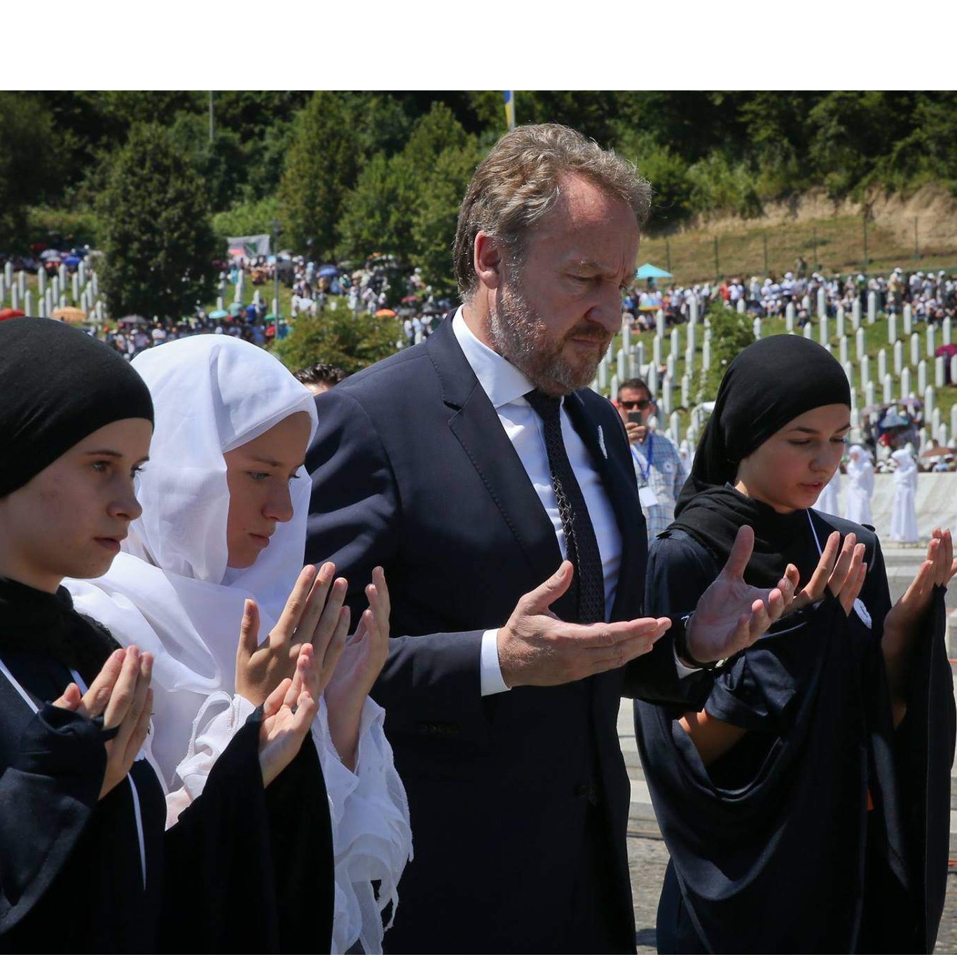 Izetbegović: Crnogorsko čojstvo i Vučićevo bježanje od istine