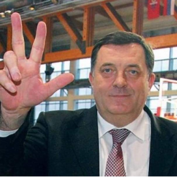 Dodik ljubi ruke Bidenu: Izražavam duboko poštovanje...
