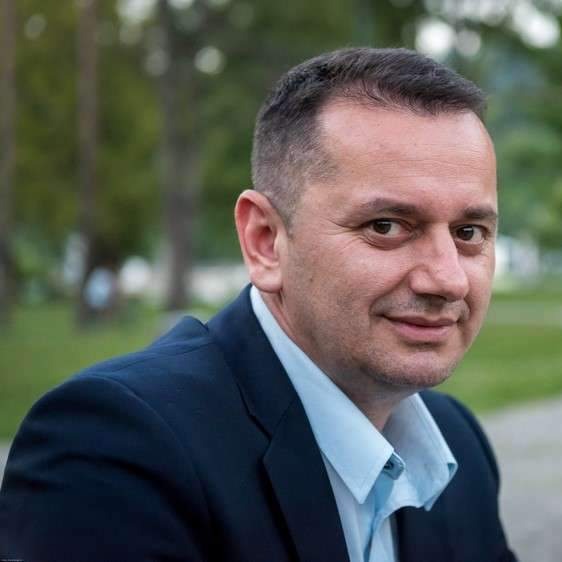 Osuđuju li Bošnjaci sebe na nestanak?!