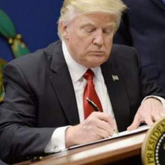  Stupila na snagu Trumpova zabrana putovanja za muslimane