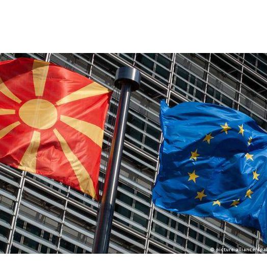 Možemo li ići prema budućnosti negirajući prošlost? 