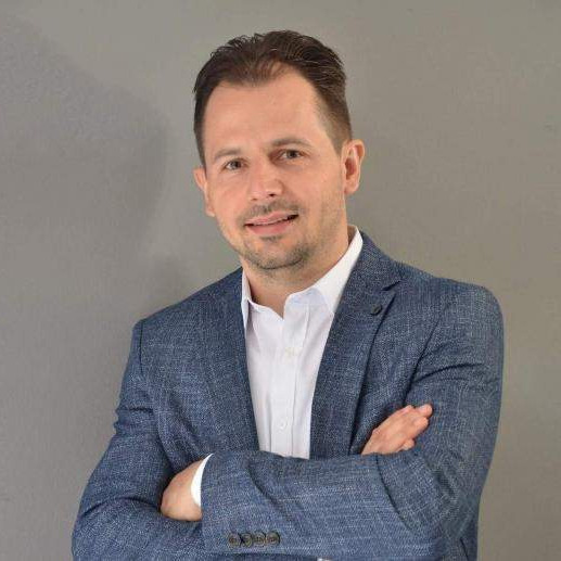 Dr. Rusmir Šadić: Između nekulture i neprincipijelnosti