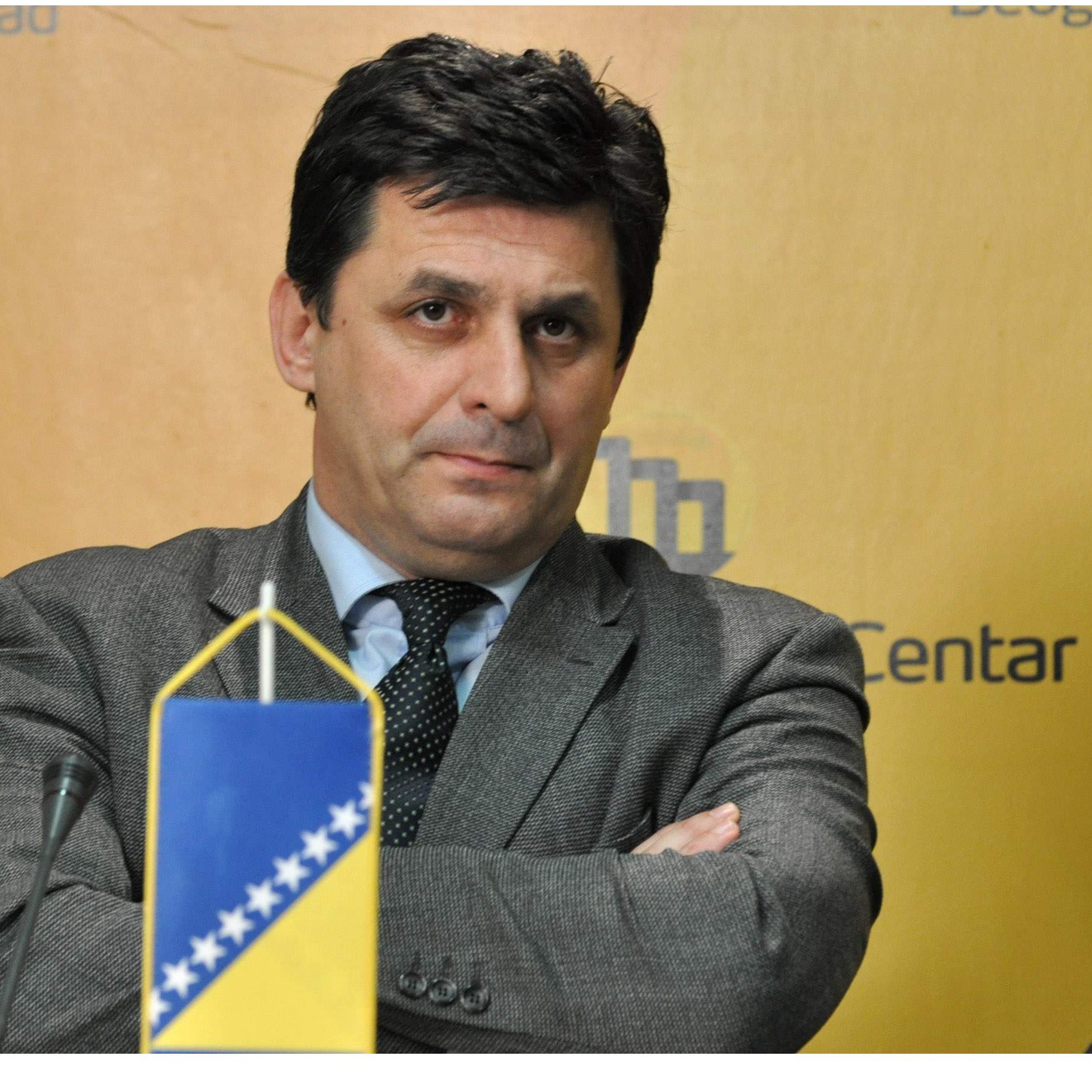 Lavić nikad otvorenije: “Voždovi” etnopolitike