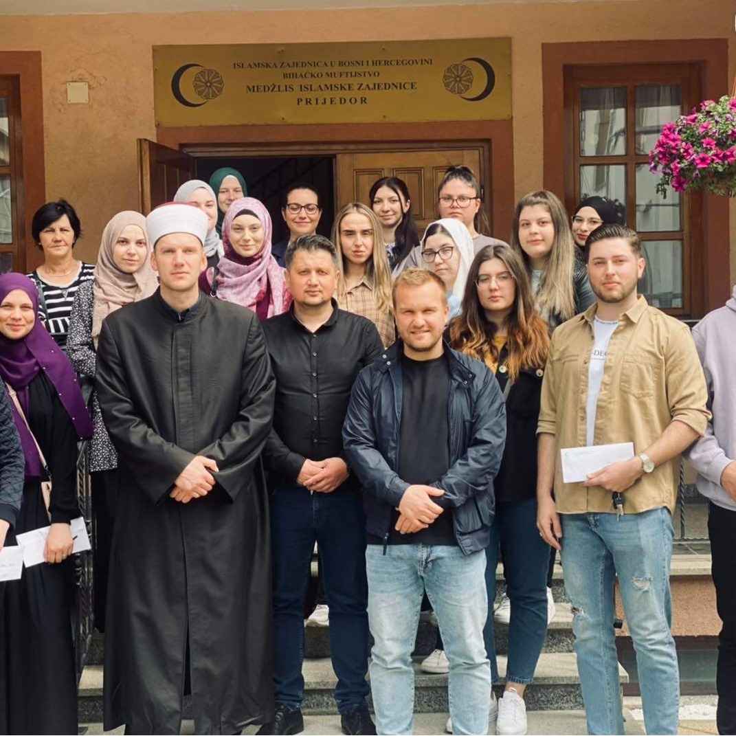 Podjela stipendija iz Fonda "Investiraj u znanje" studentima Medžlisa Prijedor
