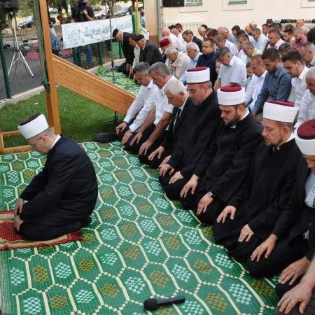 Na području Mostarskog muftijstva Bajram namaz klanjan u 150 džamija i mesdžida
