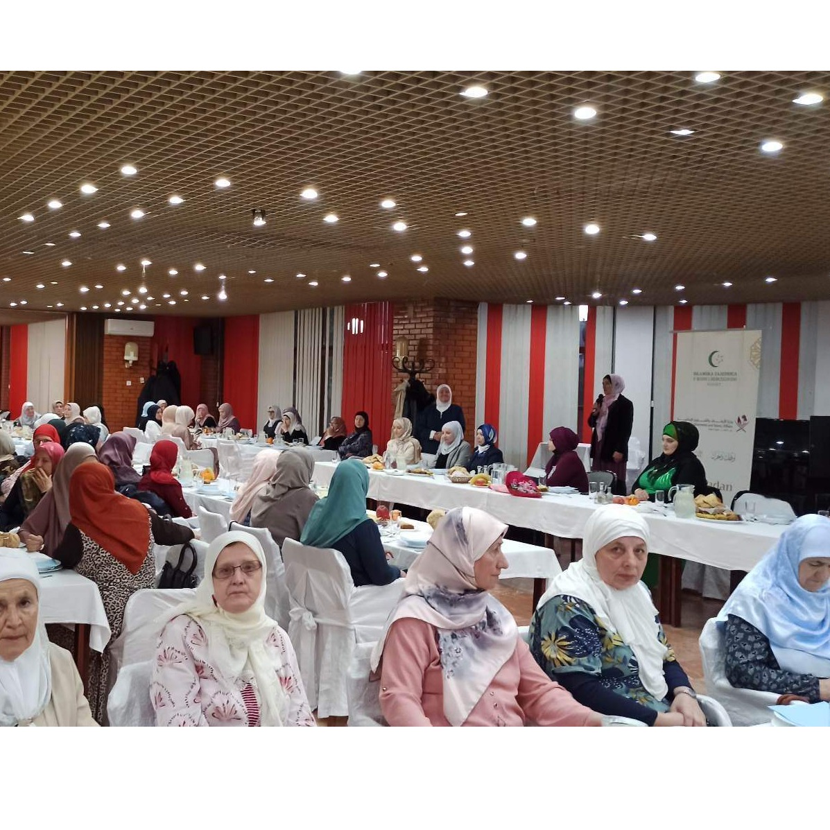 Poklon Države Katar: Rijaset Islamske zajednice i Medžlis Zenica organizirali iftar za žene