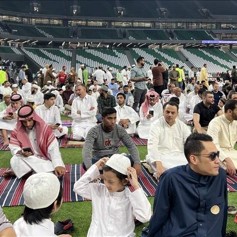 Hiljade vjernika klanjalo bajram-namaz na stadionu Svjetskog prvenstva u Kataru
