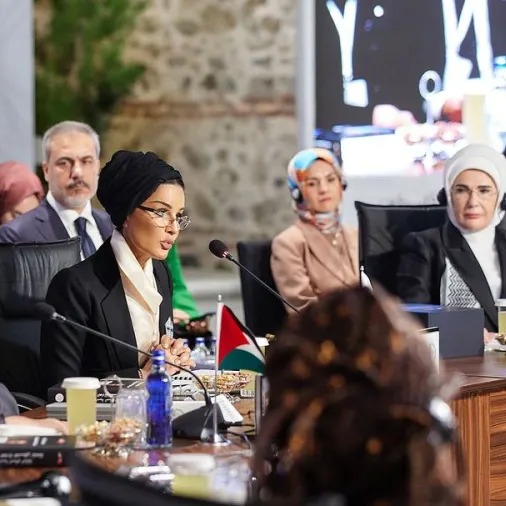 CIONISTIMA SMETA KATAR | Majka katarskog emira, šeika Mozah, na udaru izraelske propagande!