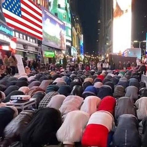 New York: Teravih-namaz na Times Squareu 