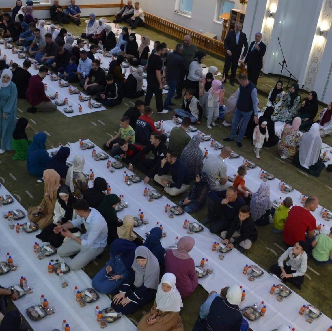 Donacija Države Katar: Zajedničkim iftarom za 300 postača krunisane ramazanske aktivnosti u Podlugovima