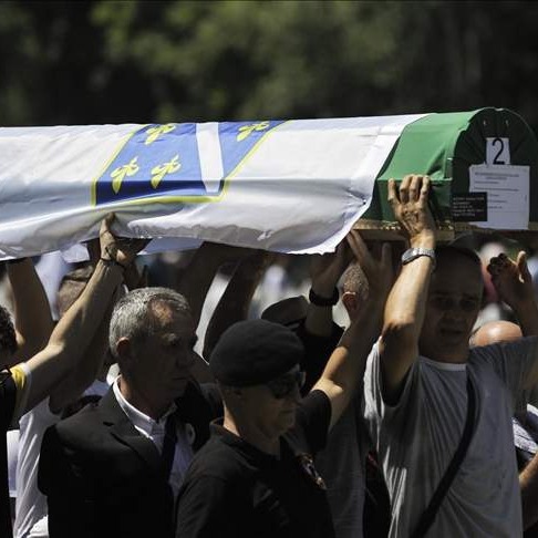 Potočari: Klanjana dženaza i obavljen ukop 14 žrtava genocida u Srebrenici