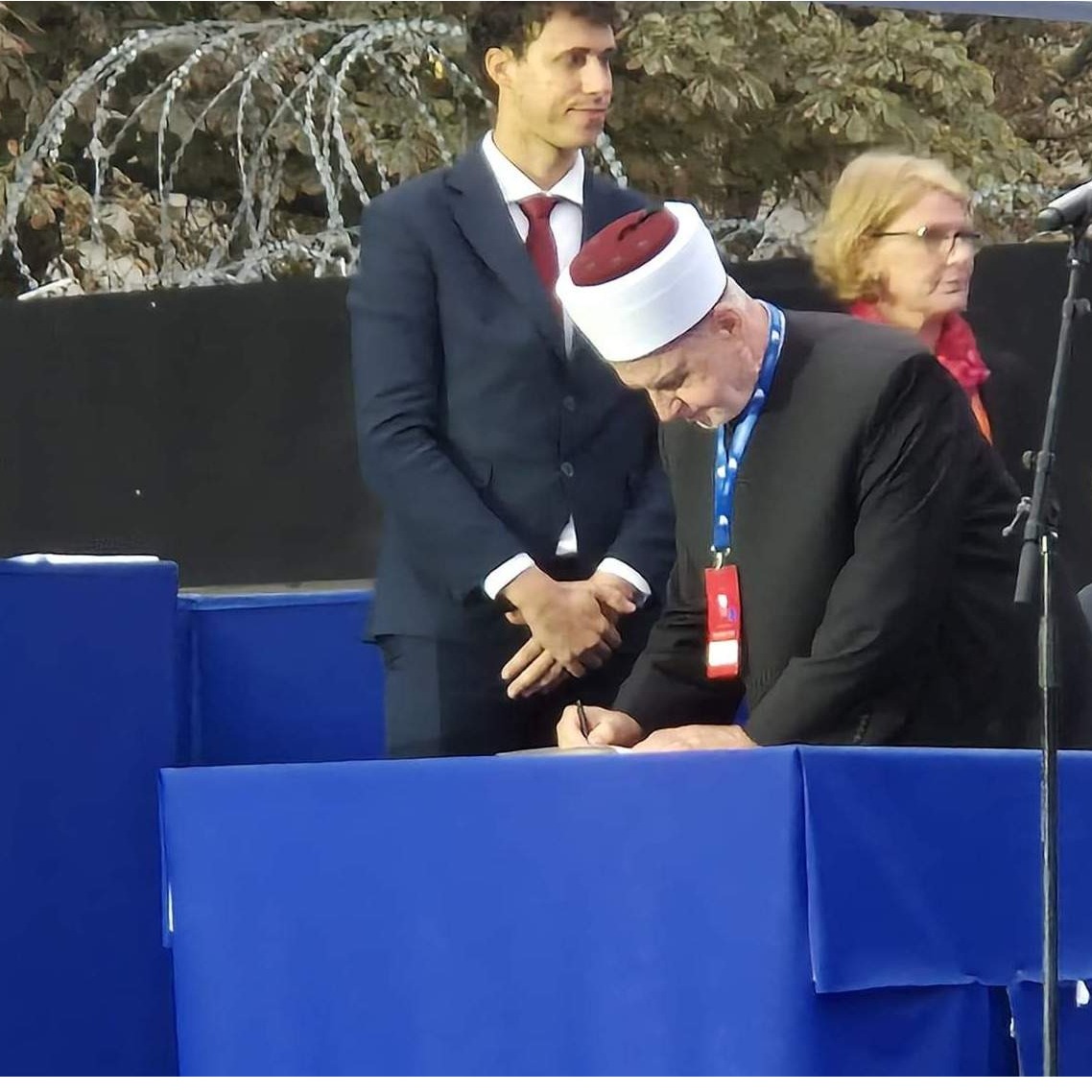 Pariz: Reisul-ulema Kavazović potpisao "Apel za mir"