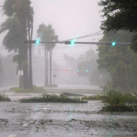 Uragan Irma se okomio na Floridu, strahuje se od opasnih plimnih valova