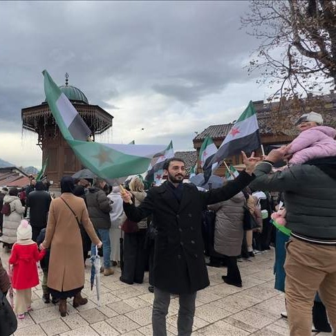 Sirijci koji žive u Bosni i Hercegovini proslavili pad Assadovog režima (Video)